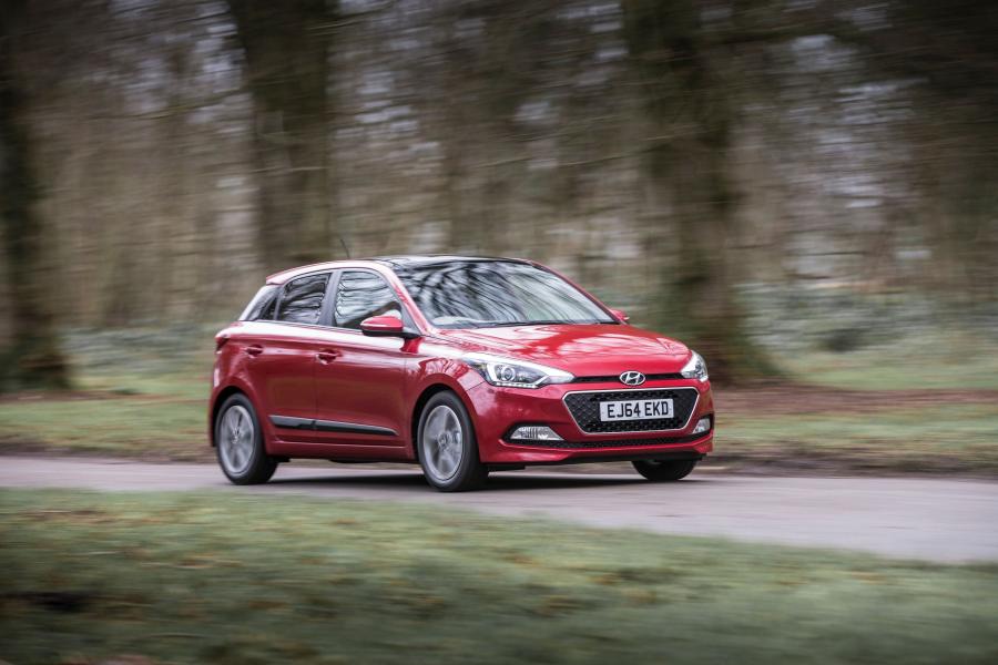  Hyundai i20 2015 года  (UK) (фото 18 из 24)